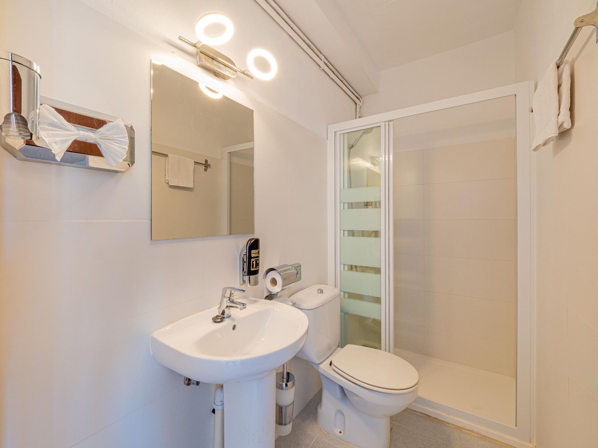 Hostal Port Corona Cala Ratjada  Bagian luar foto