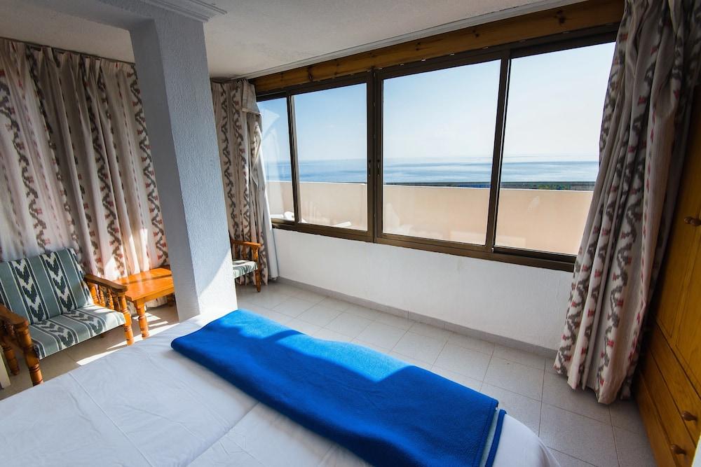 Hostal Port Corona Cala Ratjada  Bagian luar foto