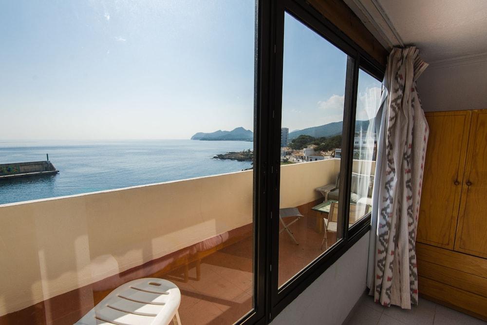Hostal Port Corona Cala Ratjada  Bagian luar foto