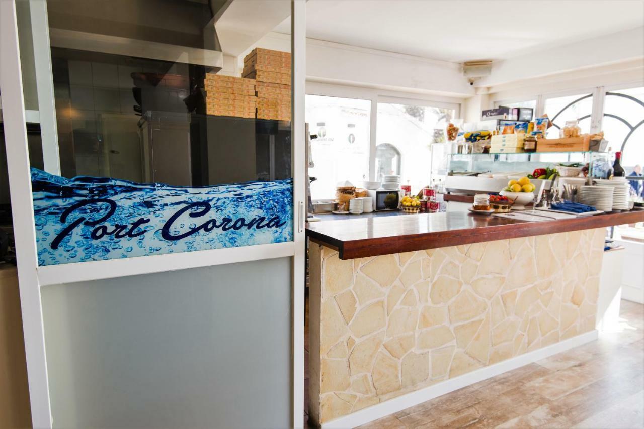 Hostal Port Corona Cala Ratjada  Bagian luar foto